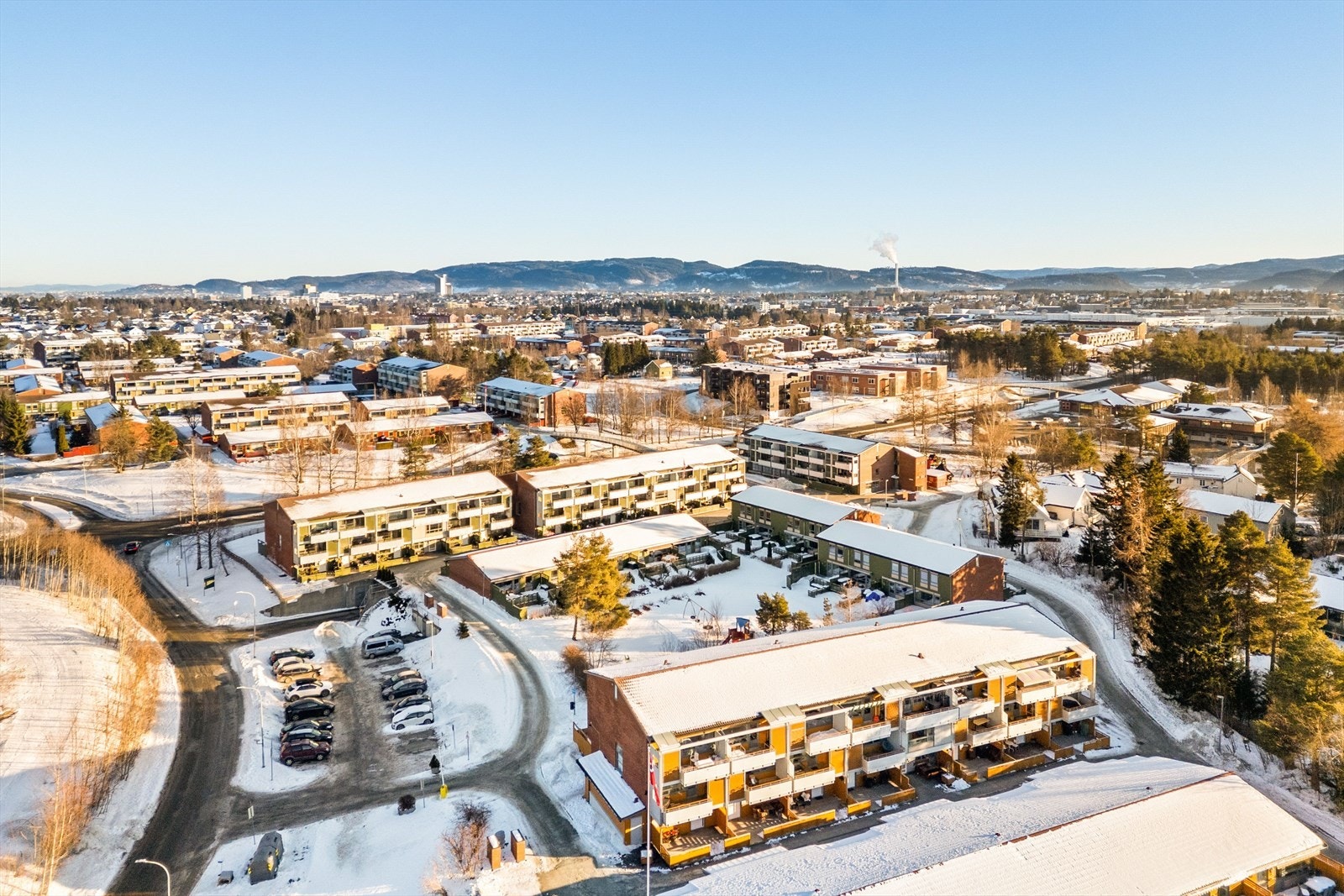Ved Kattem får man blant annet Coop prix, Coop Extra, metrobusslinje nr. 1 og 2, samtidig som at det finnes flere flotte turstier og destinasjoner innen kort rekkevidde. Galleribilde