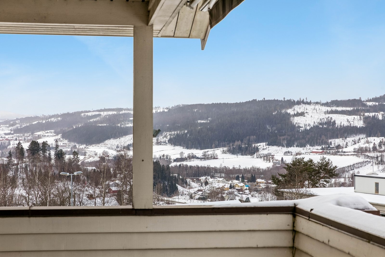 Boligen ligger i et område med svært god nærhet til skog og mark. Galleribilde