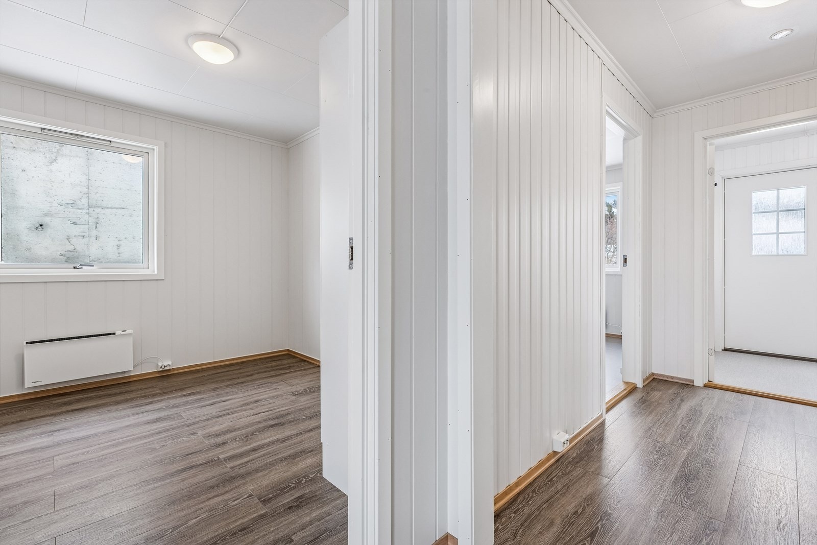 En egen gang skiller soverommene fra oppholdsrommene. Galleribilde