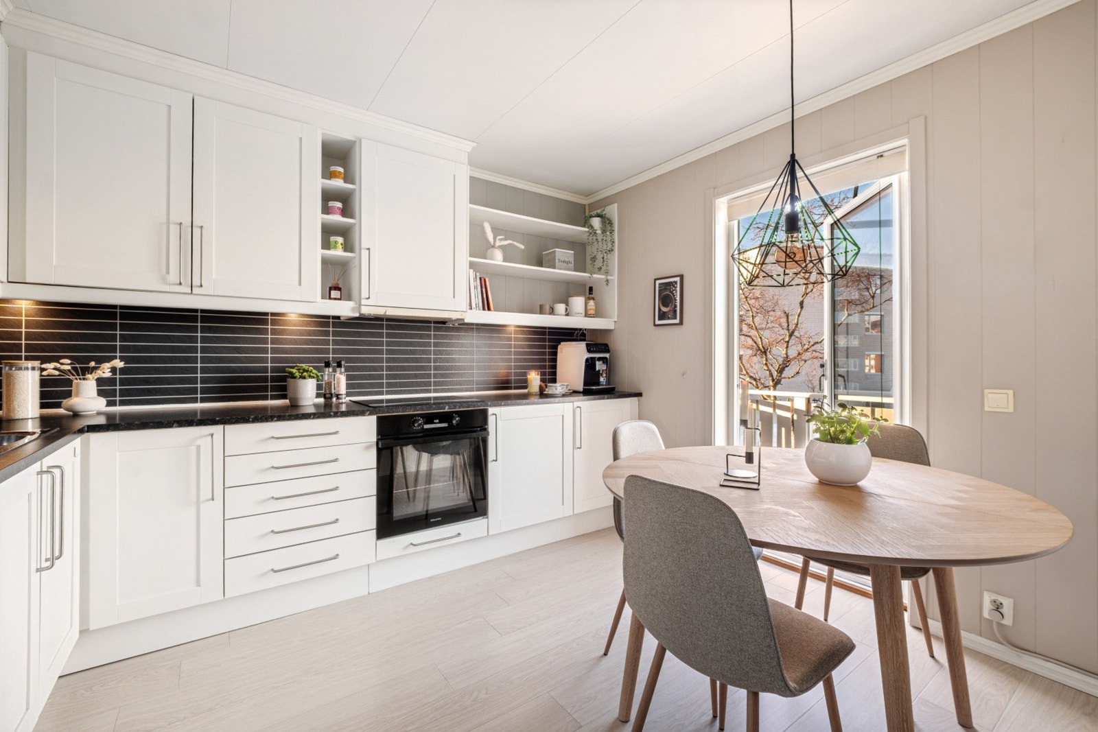 Spisestue. Galleribilde