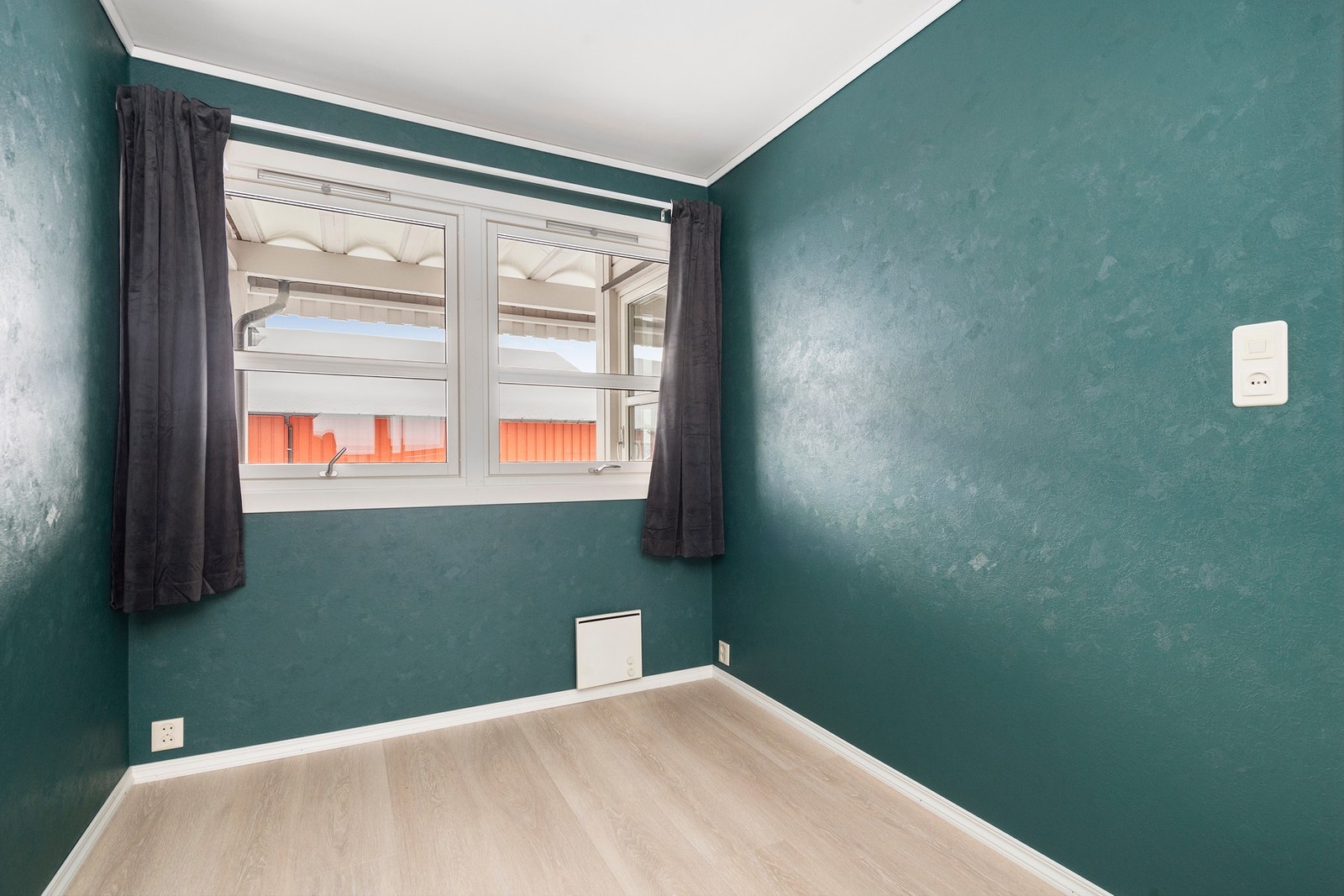 Soverom 2 - Er ypperlig som barnerom, gjesterom eller kontor, her er mulighetene mange Galleribilde