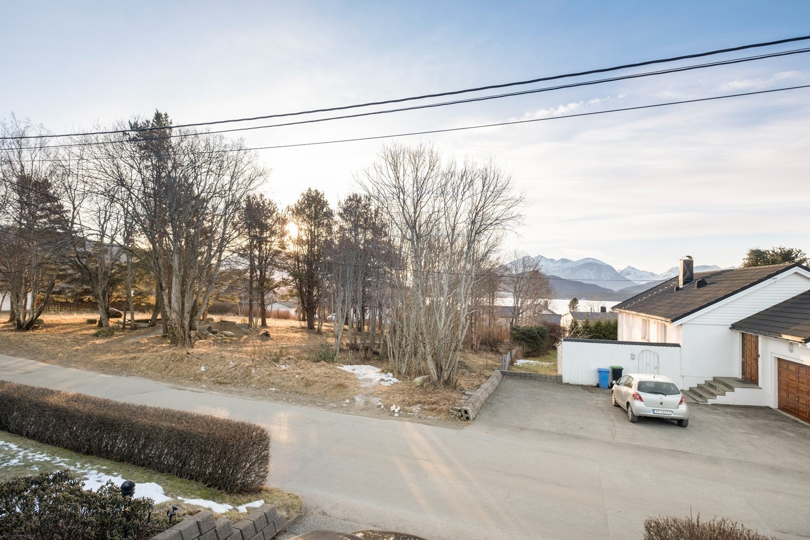 Utsikt mot grøntområde gir en naturskjønn beliggenhet. Galleribilde