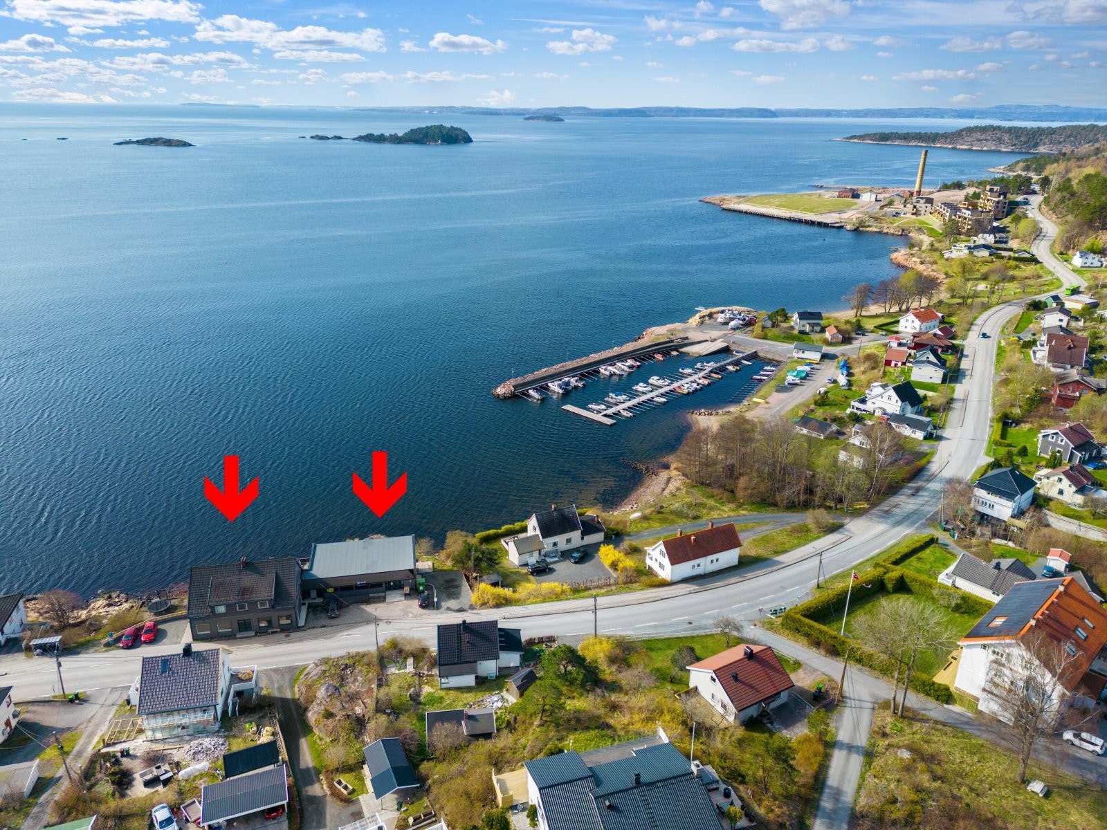 Praktfull beliggenhet helt i sjøkanten. Galleribilde