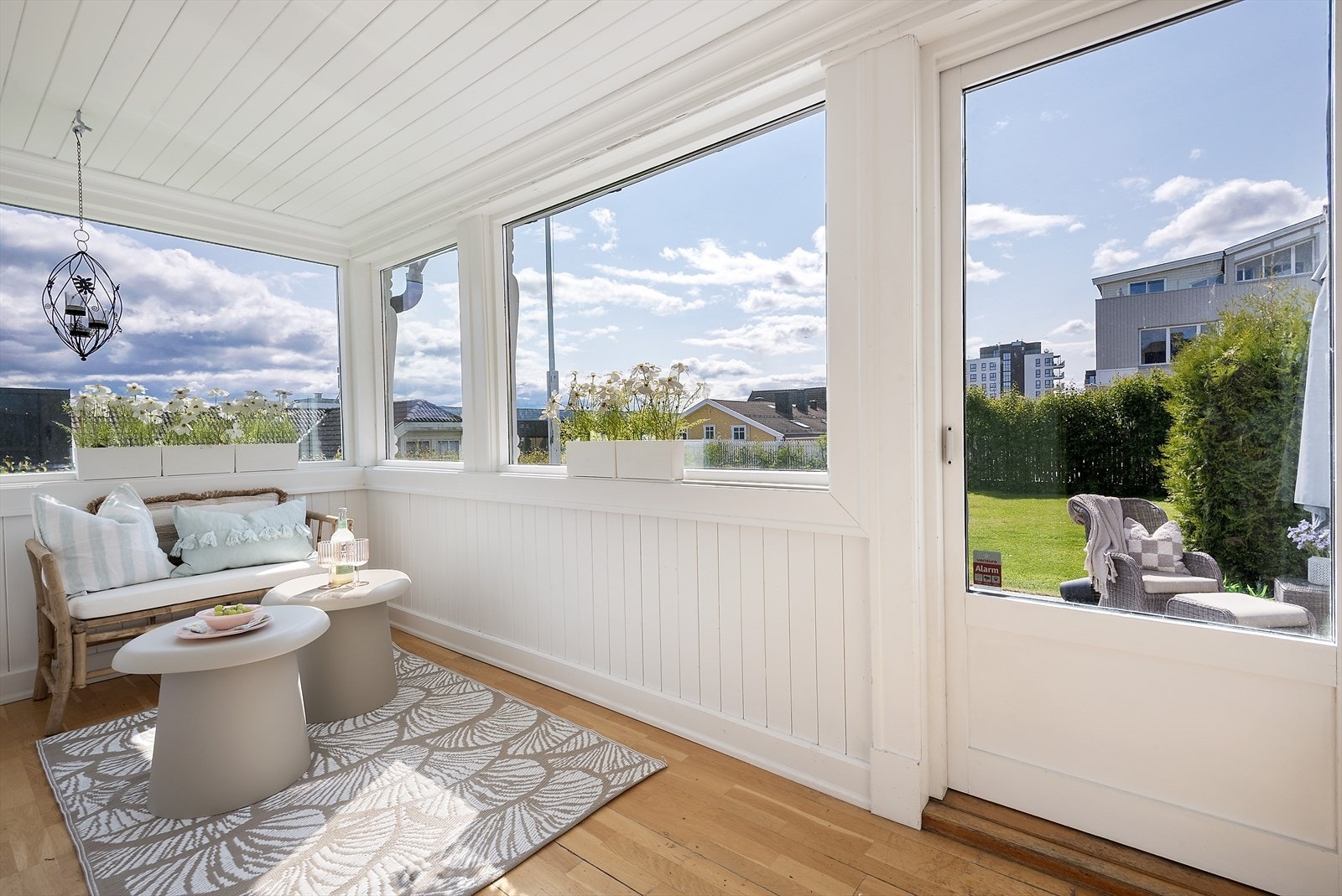 Innglasset veranda. Galleribilde