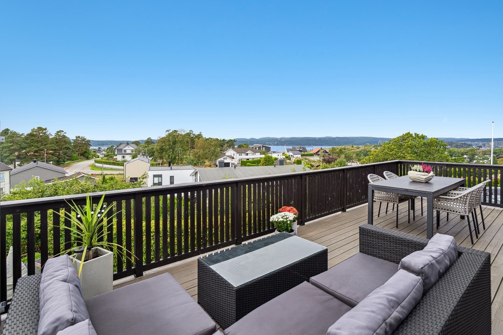 Her kan du nyte en fantastisk utsikt fra ulike soner gjennom dagen. Galleribilde