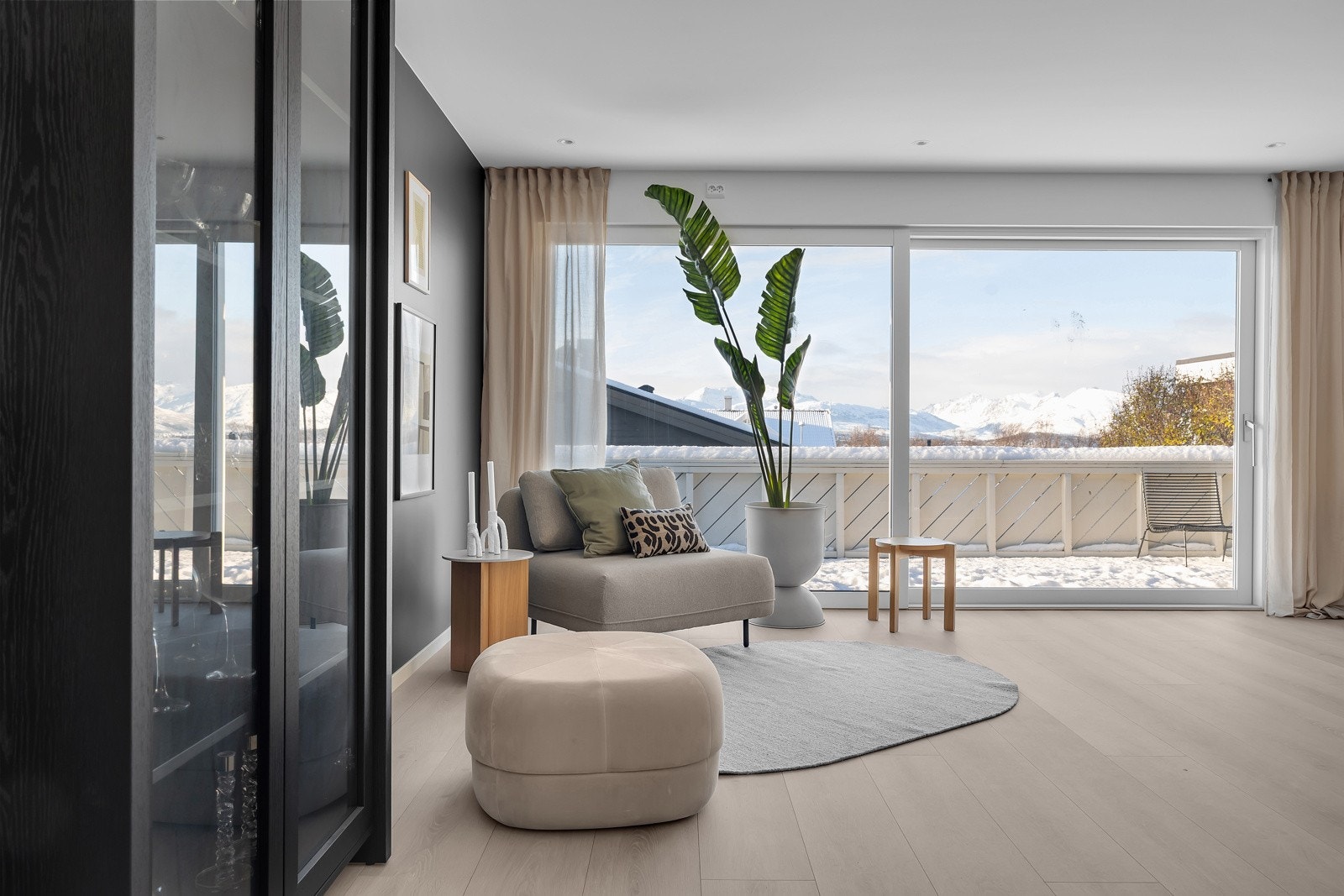 Utsikt fra stue. Galleribilde