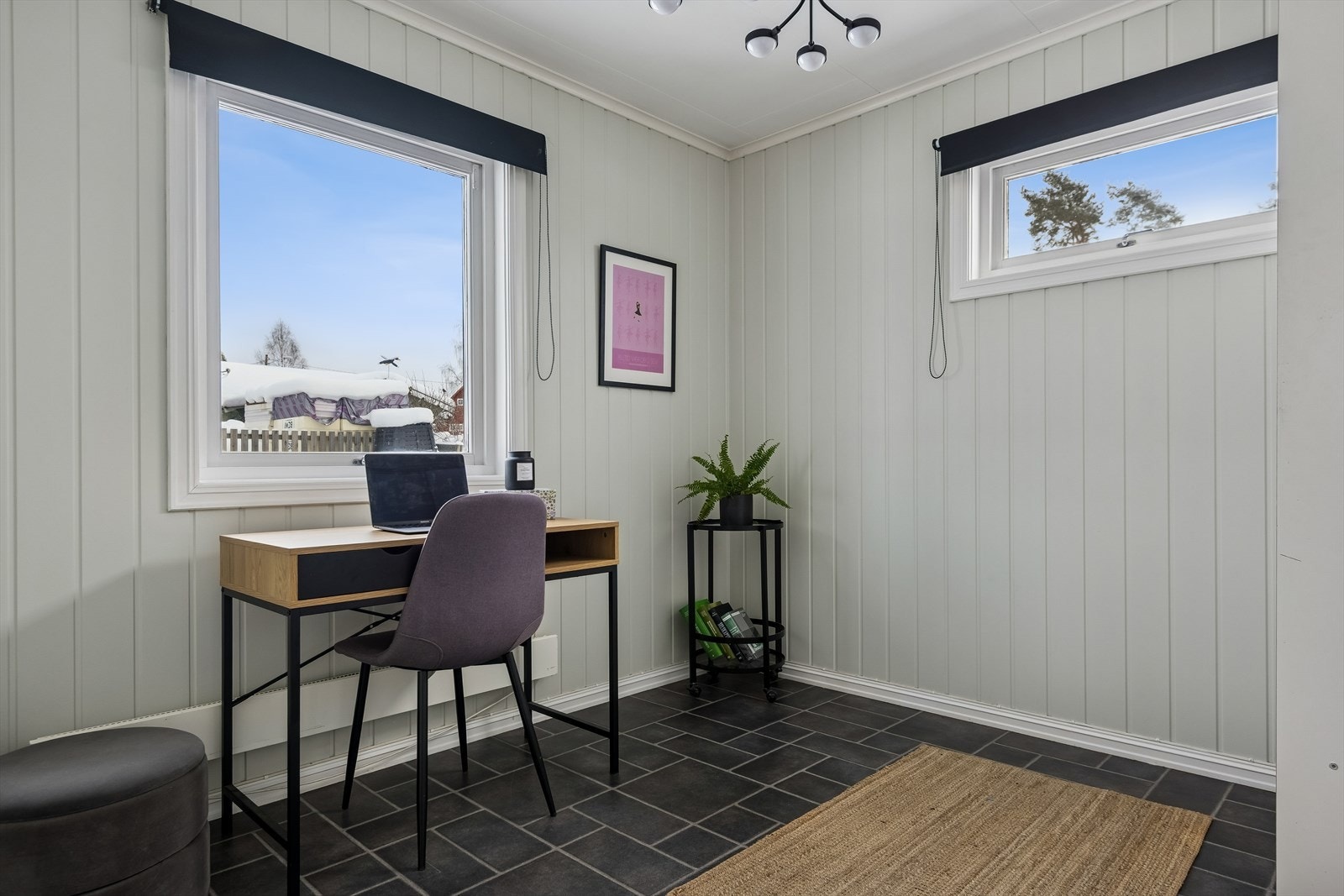 Dette soverommet i første etasje tilbyr fleksibilitet, ideelt som kontor eller gjesterom. Galleribilde