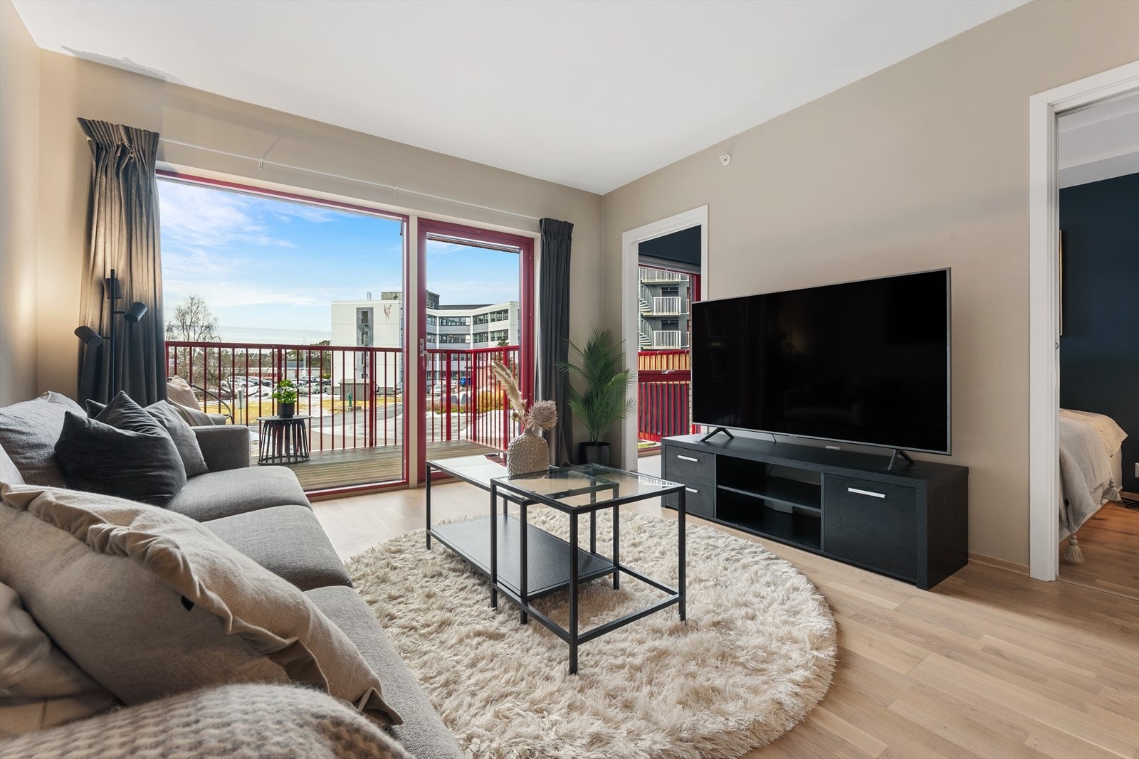 Her får du en strøken og innflytningsklar 3- roms leilighet. Galleribilde