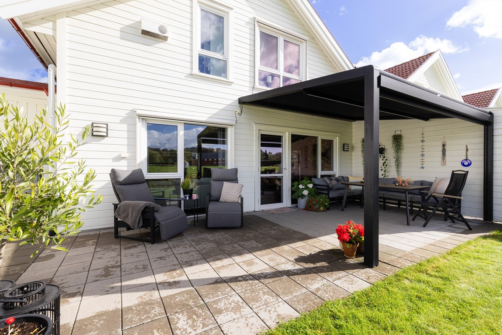 Pergola på denne terrassen kan medfølge etter egen avtale. Galleribilde