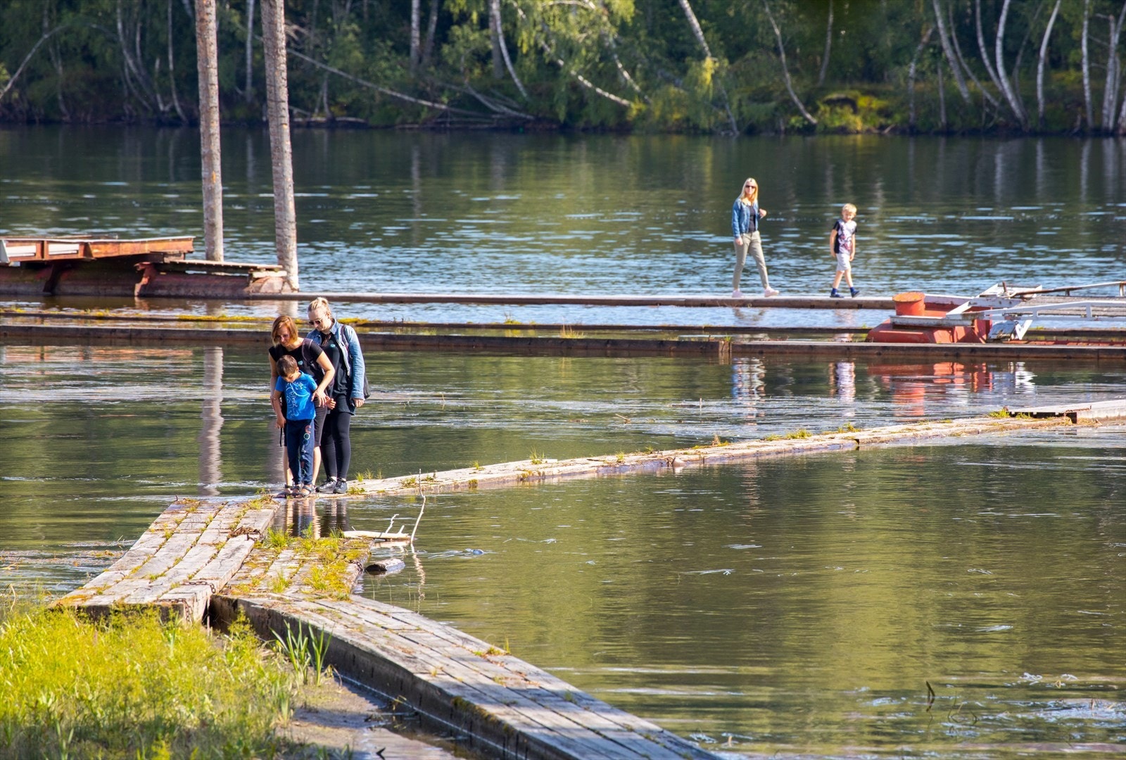 Fetsund Lenser ligger en liten spasertur fra eiendommen. Galleribilde