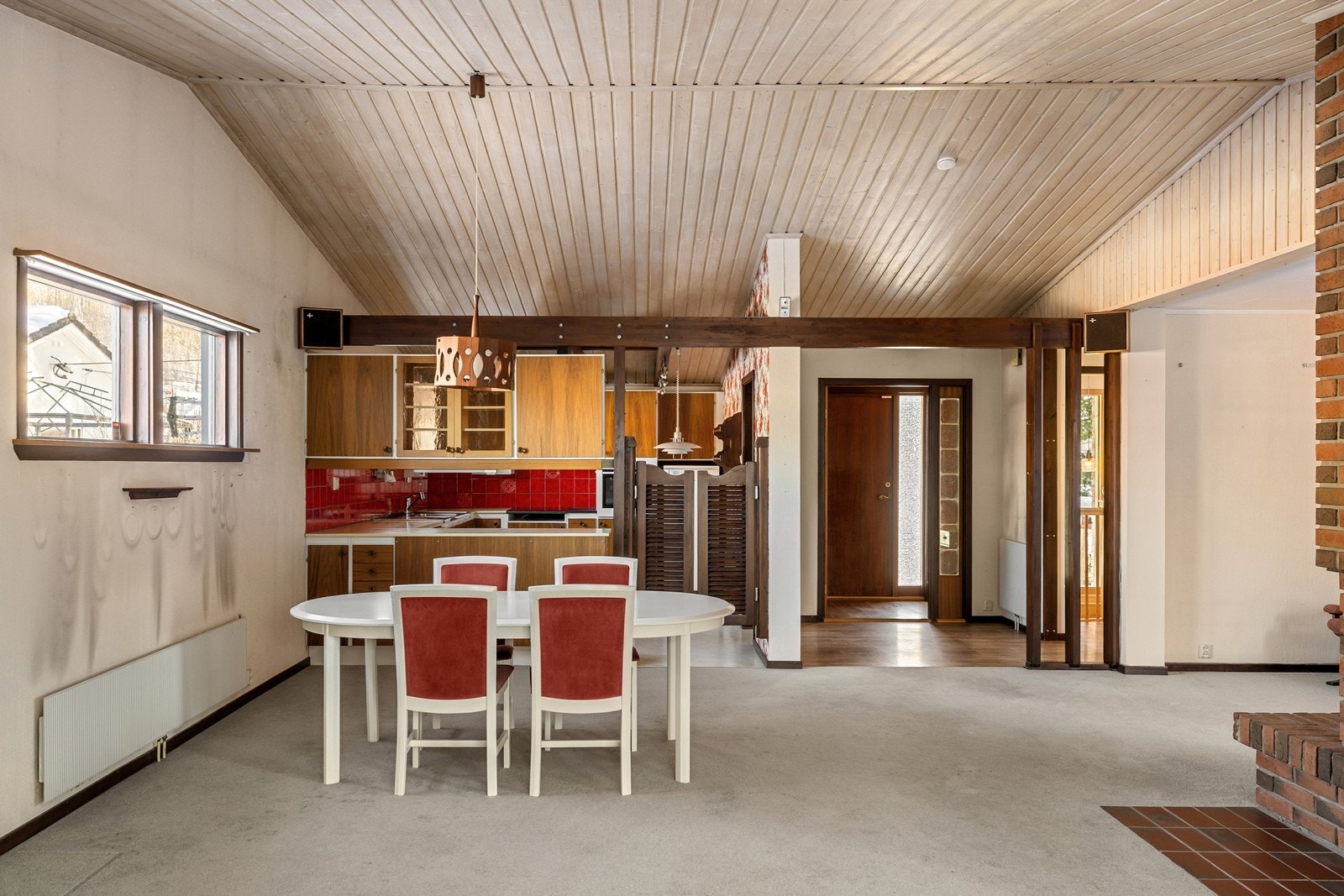 Boligen har eldre standard, og fremstår som et oppussingsobjekt. Galleribilde