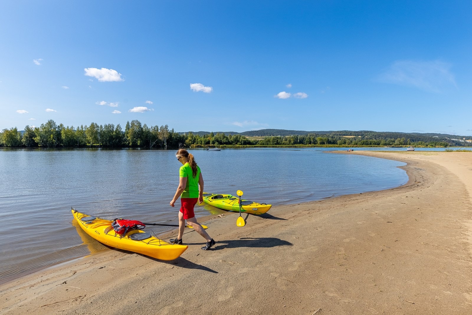 Vakre Glomma som renner gjennom Fetsund byr på muligheter for den badeglade, fiskeren eller kajakkpadleren. Galleribilde