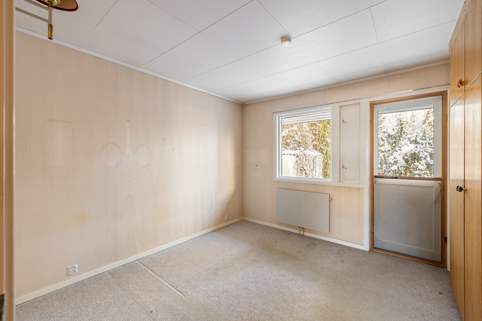 Etasjen har to godkjente soverom, samt to opprinnelige boder som er blitt benyttet som soverom (se punktet Ferdigattest for mer informasjon). Galleribilde