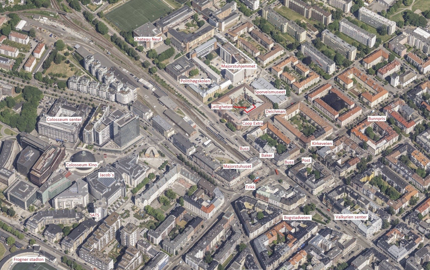 Oversikt over nærområdet. Leiligheten markert med rød ramme i midten av bildet. Galleribilde