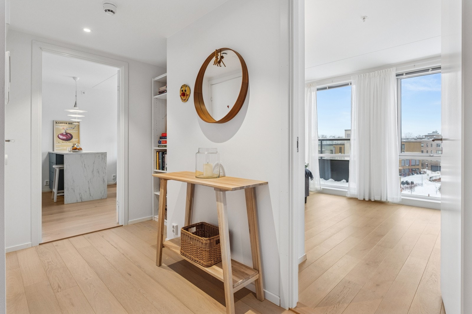 Fra lys entré Galleribilde