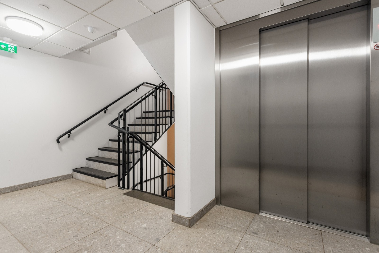 Fra heisen i oppgangen Galleribilde