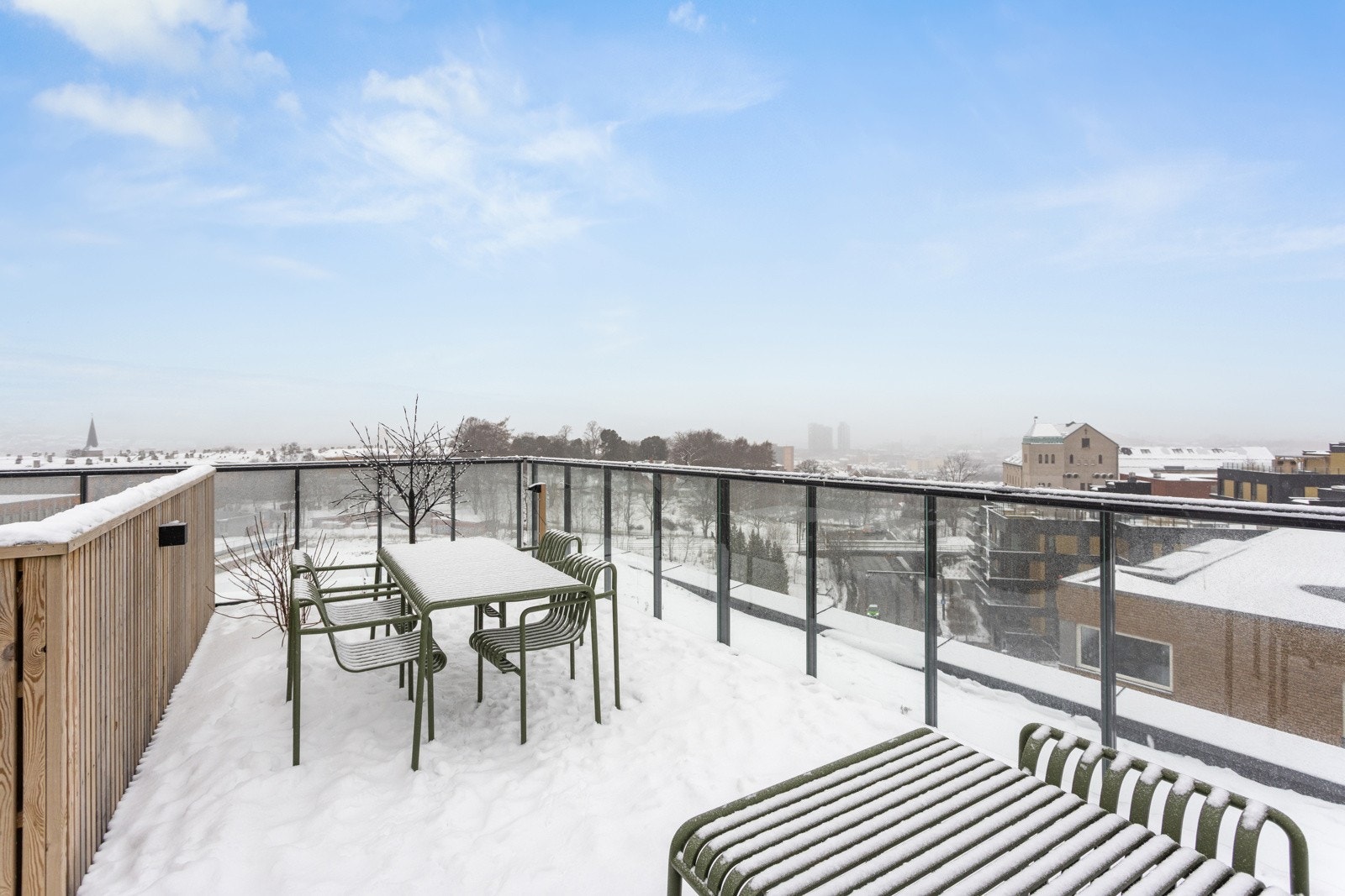 Borettslaget har også flott takterrasse Galleribilde