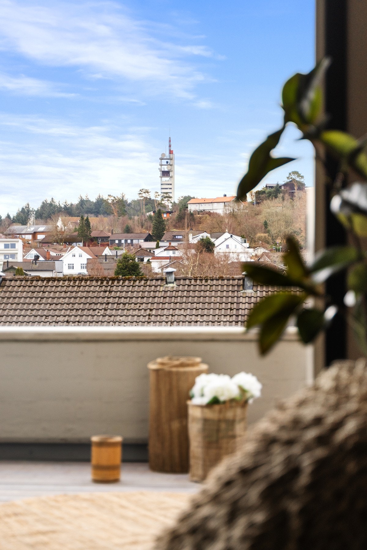 Fin utsikt mot Ullandshaugstårnet. Galleribilde