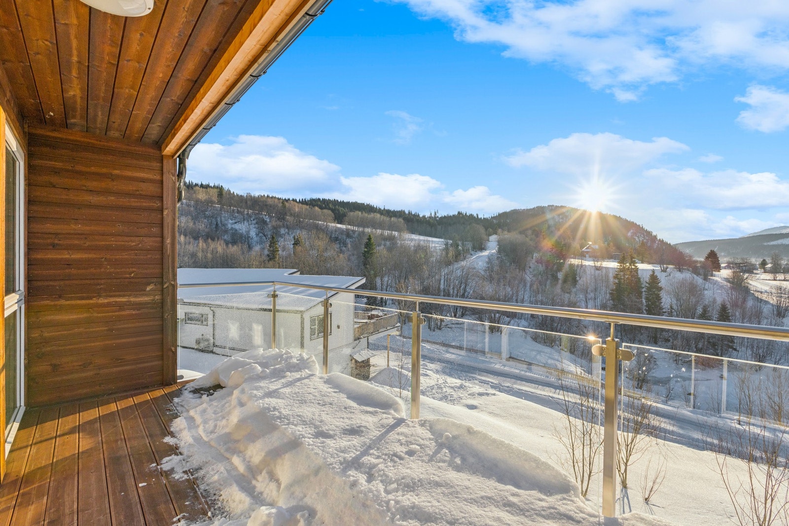 Her er det god plass til utemøbler for å nyte omgivelsene. Galleribilde