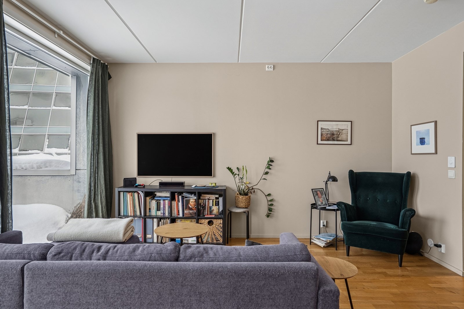 Her er det fin standard med gode kvaliteter som blant annet vannbåren gulvvarme og balansert ventilasjon. Galleribilde