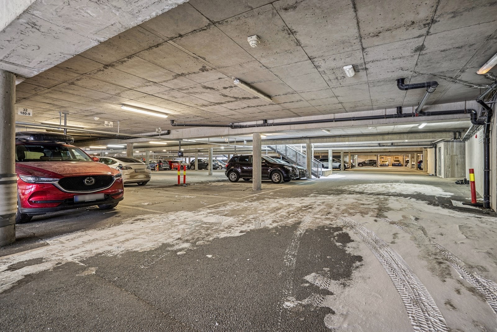 Leiligheten disponerer fast garasjeplass med elbillader i felles garasjenalegg. Galleribilde