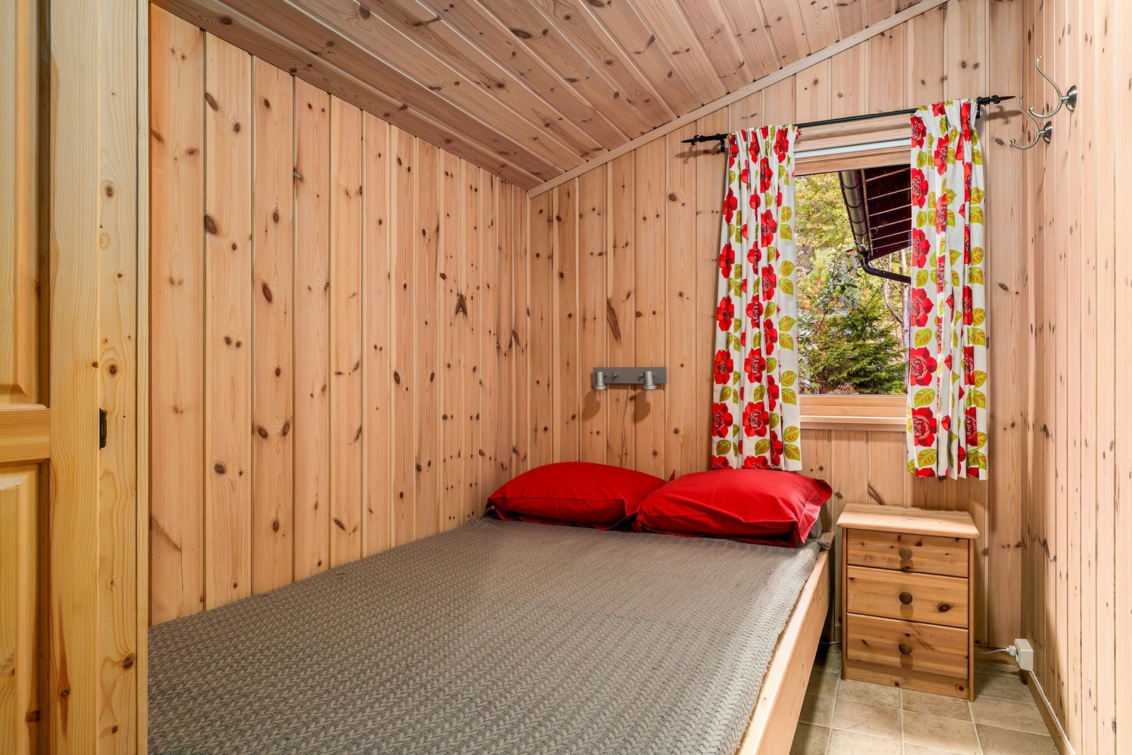 Soverom i hytta. Galleribilde