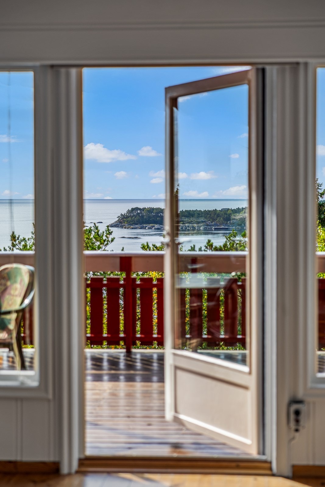 Fra stua er det direkte adkomst til terrassen. Galleribilde