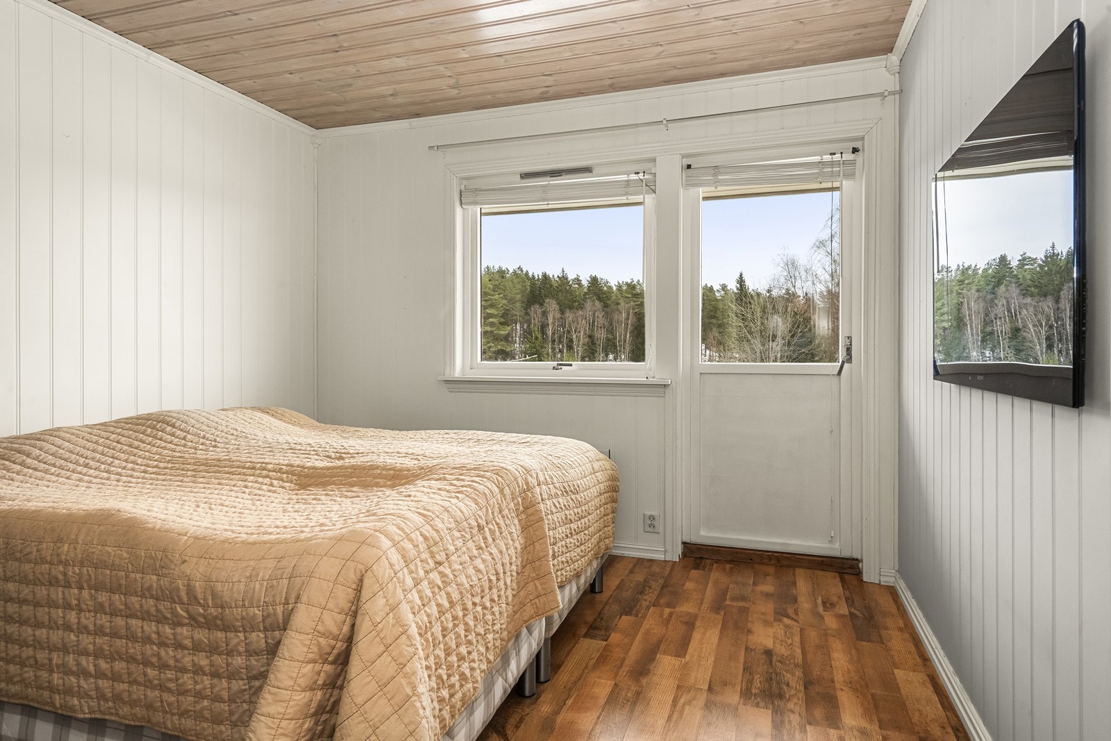 Hovedsoverommet har utgang til en luftebalkong på 7 m². Galleribilde