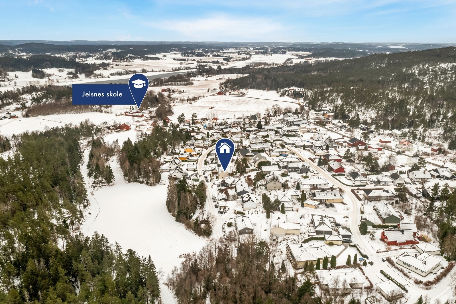 Det er kun 600 meter til Jelsnes barneskole, noe som gjør hverdagslogistikken enkel. Galleribilde