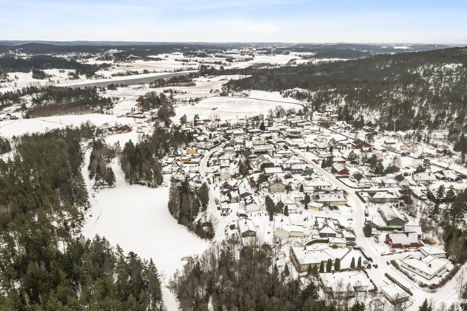 Jelsnes er et rolig nabolag med lavt støynivå og godt naboskap. Galleribilde