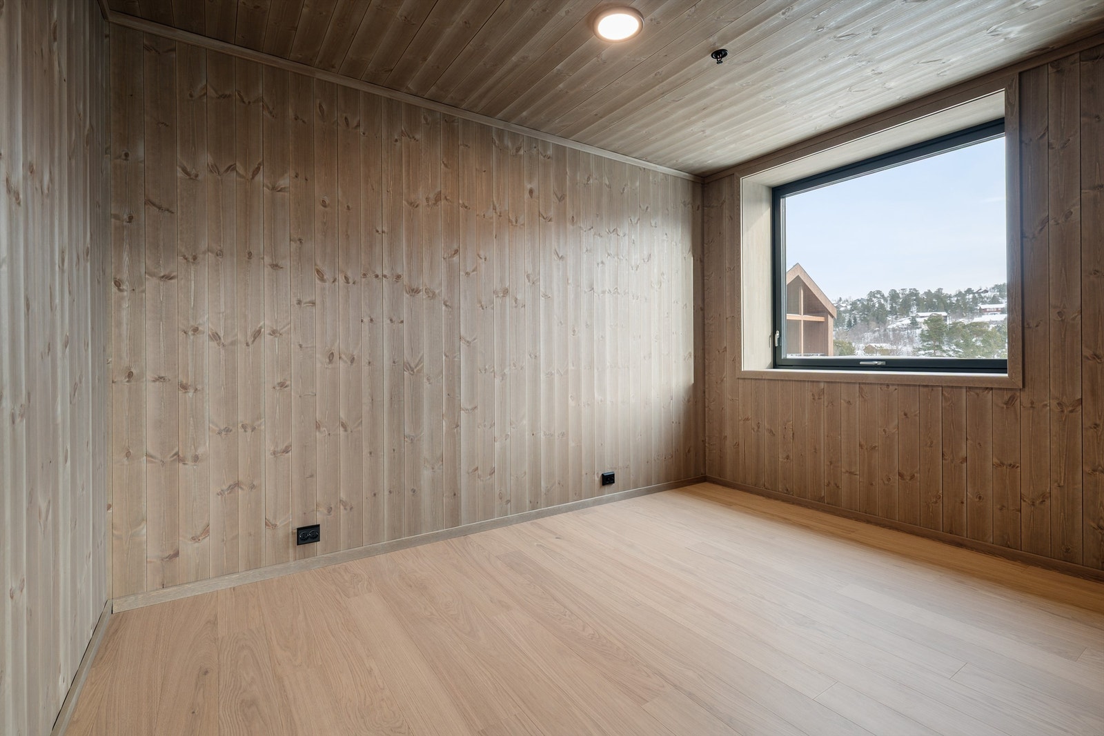 - Velkommen til Hovdegrend og den unike "leilighetshytta" E 24 - Galleribilde