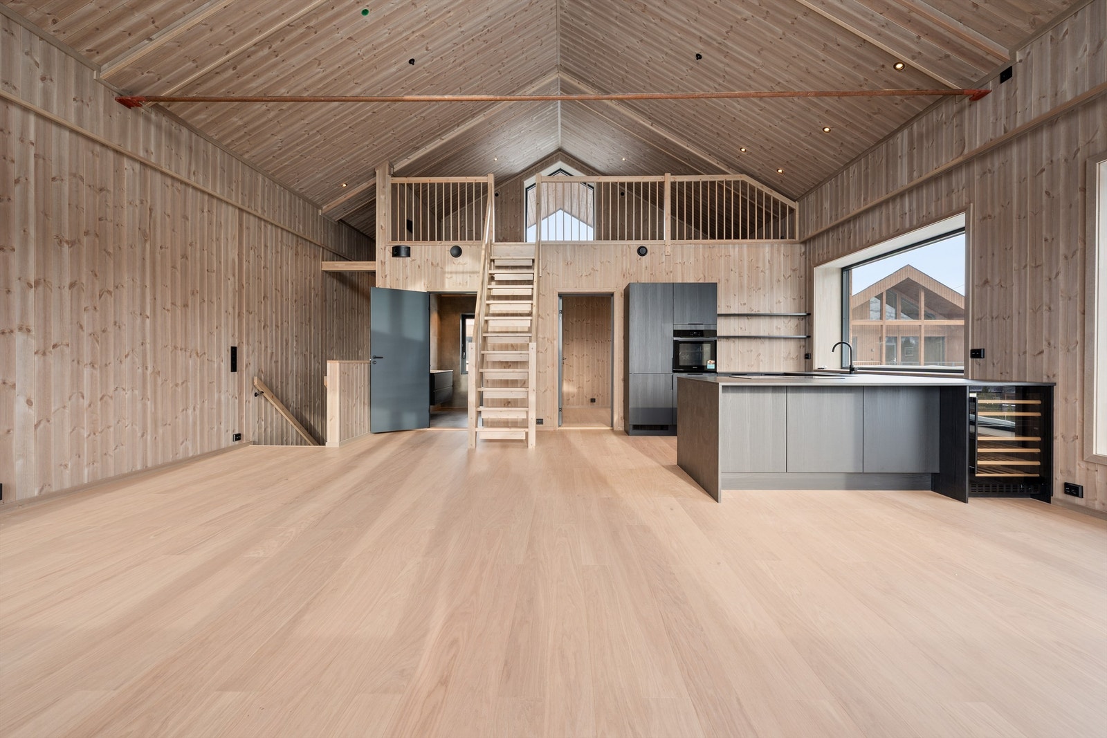 - Velkommen til Hovdegrend og den unike "leilighetshytta" E 24 - Galleribilde