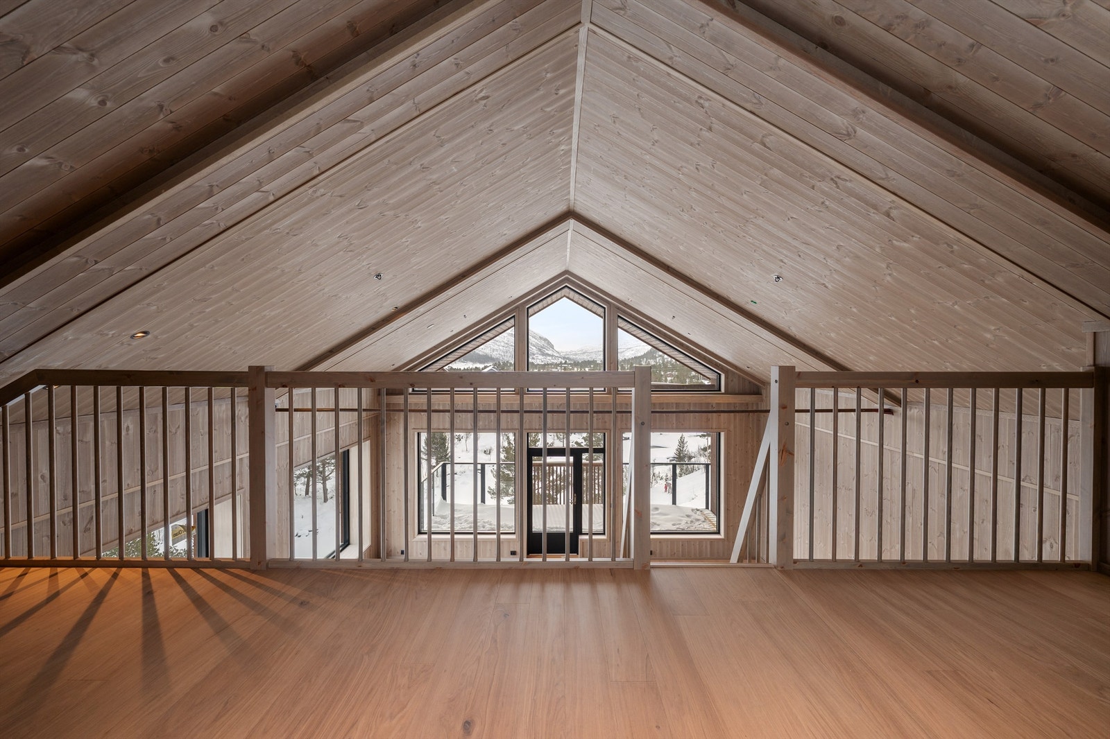 - Velkommen til Hovdegrend og den unike "leilighetshytta" E 24 - Galleribilde