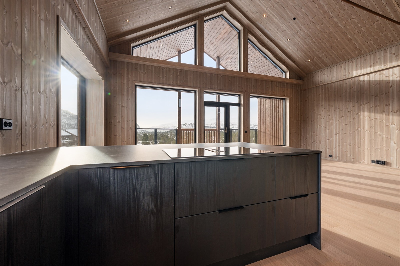 - Velkommen til Hovdegrend og den unike "leilighetshytta" E 24 - Galleribilde