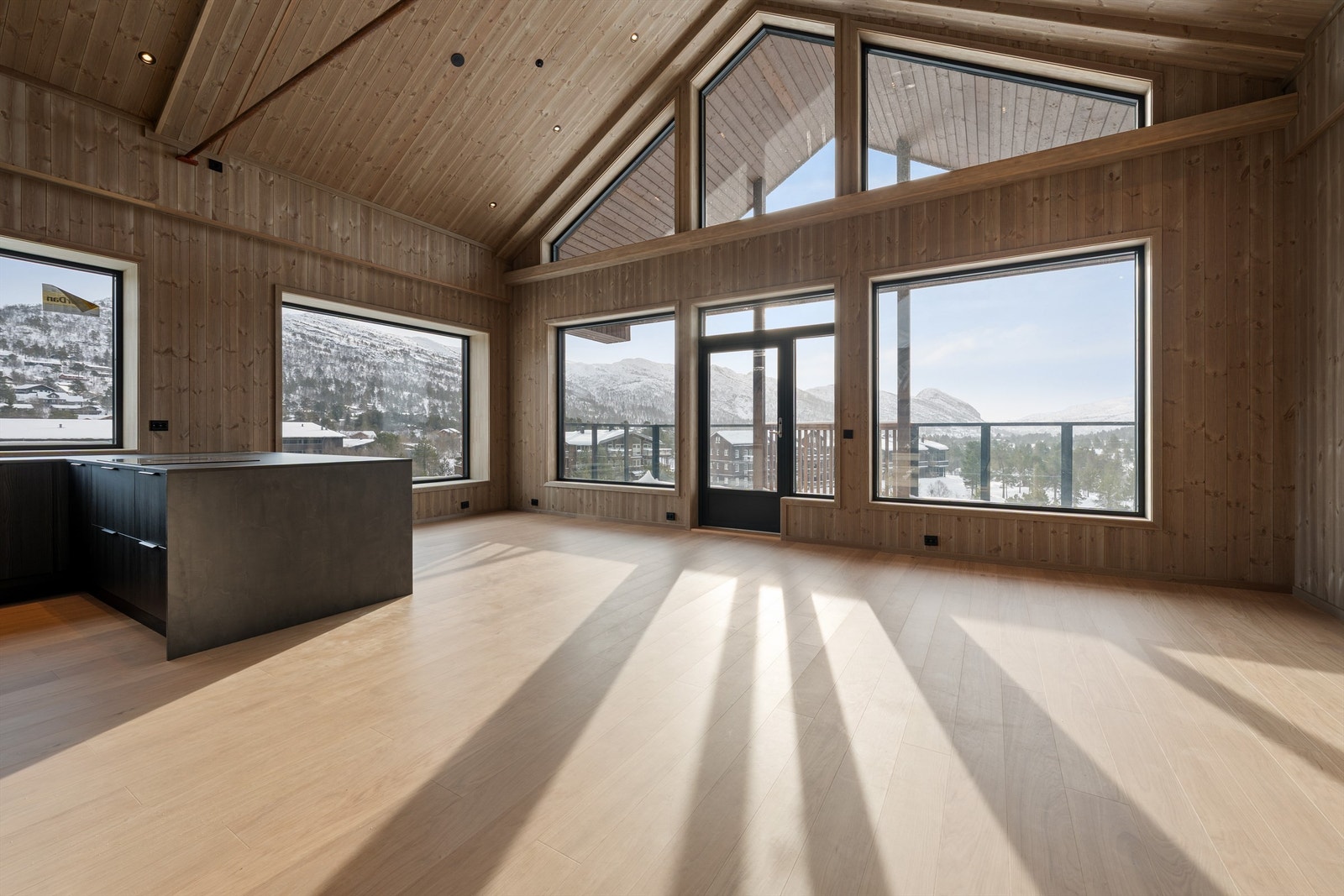 - Velkommen til Hovdegrend og den unike "leilighetshytta" E 24 - Galleribilde