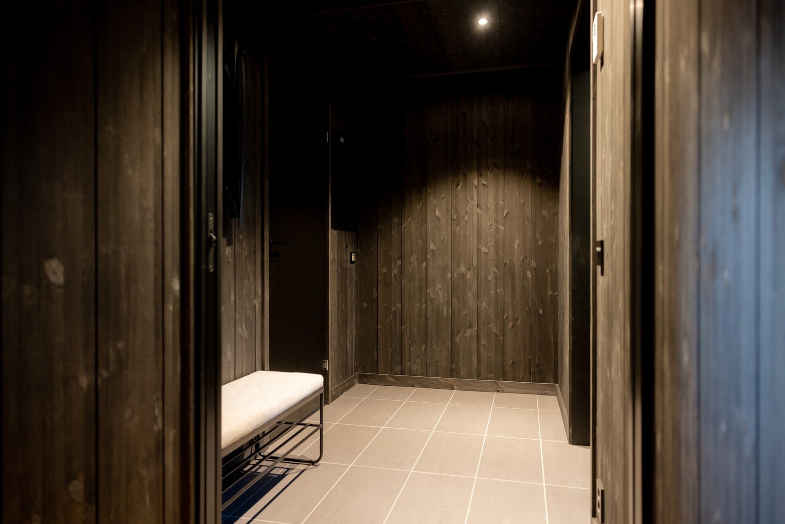 Flislagt entré med varmekabler i gulv Galleribilde