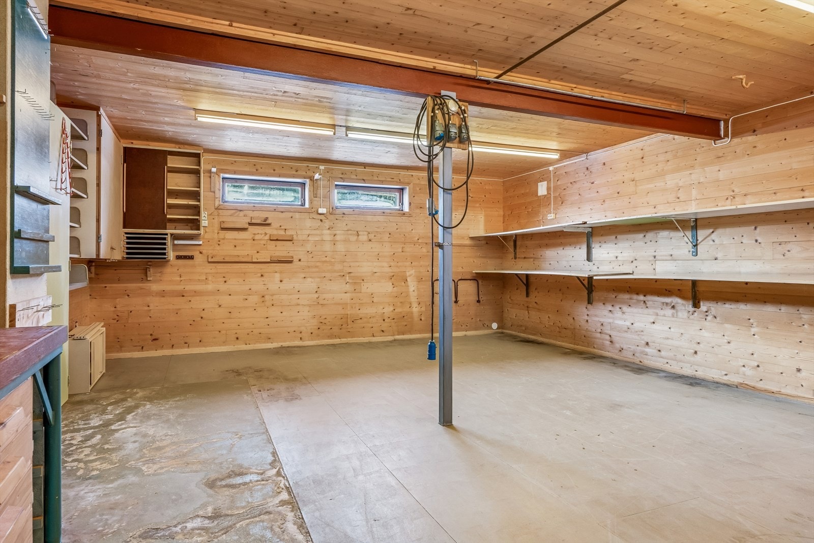 Stort hobbyrom/snekkerrom Galleribilde