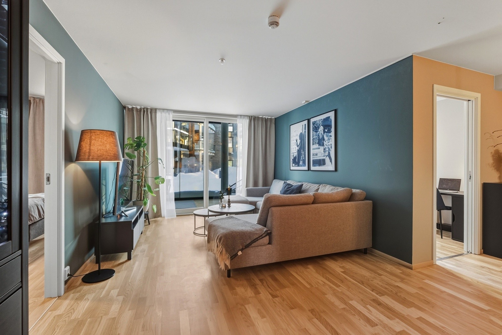 Moderne 3-roms leilighet fra 2022. God standard med vannbåren varme, lekkert kjøkken og bad m.m. Galleribilde