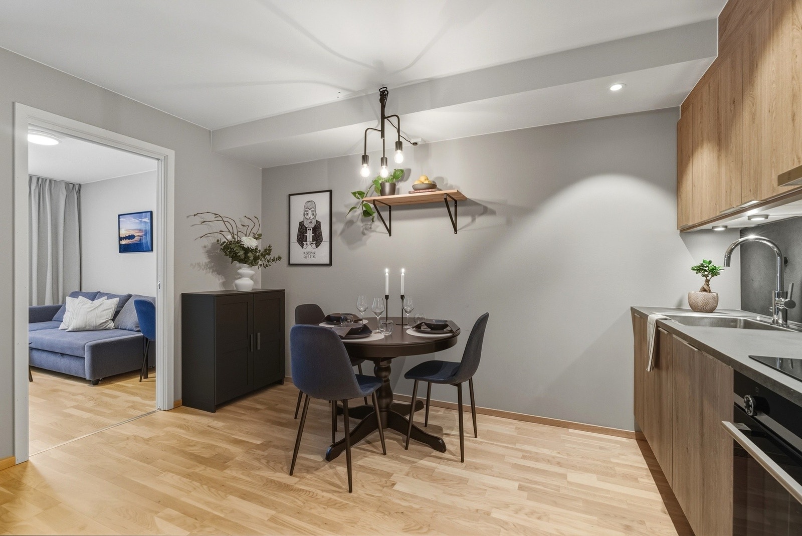 Fra kjøkken er det adkomst til soverom nr. 1 Galleribilde