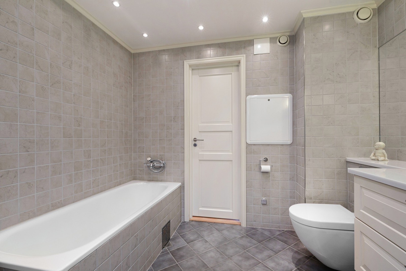 Badet ble renovert i 2009 med unntak av sluk. Galleribilde