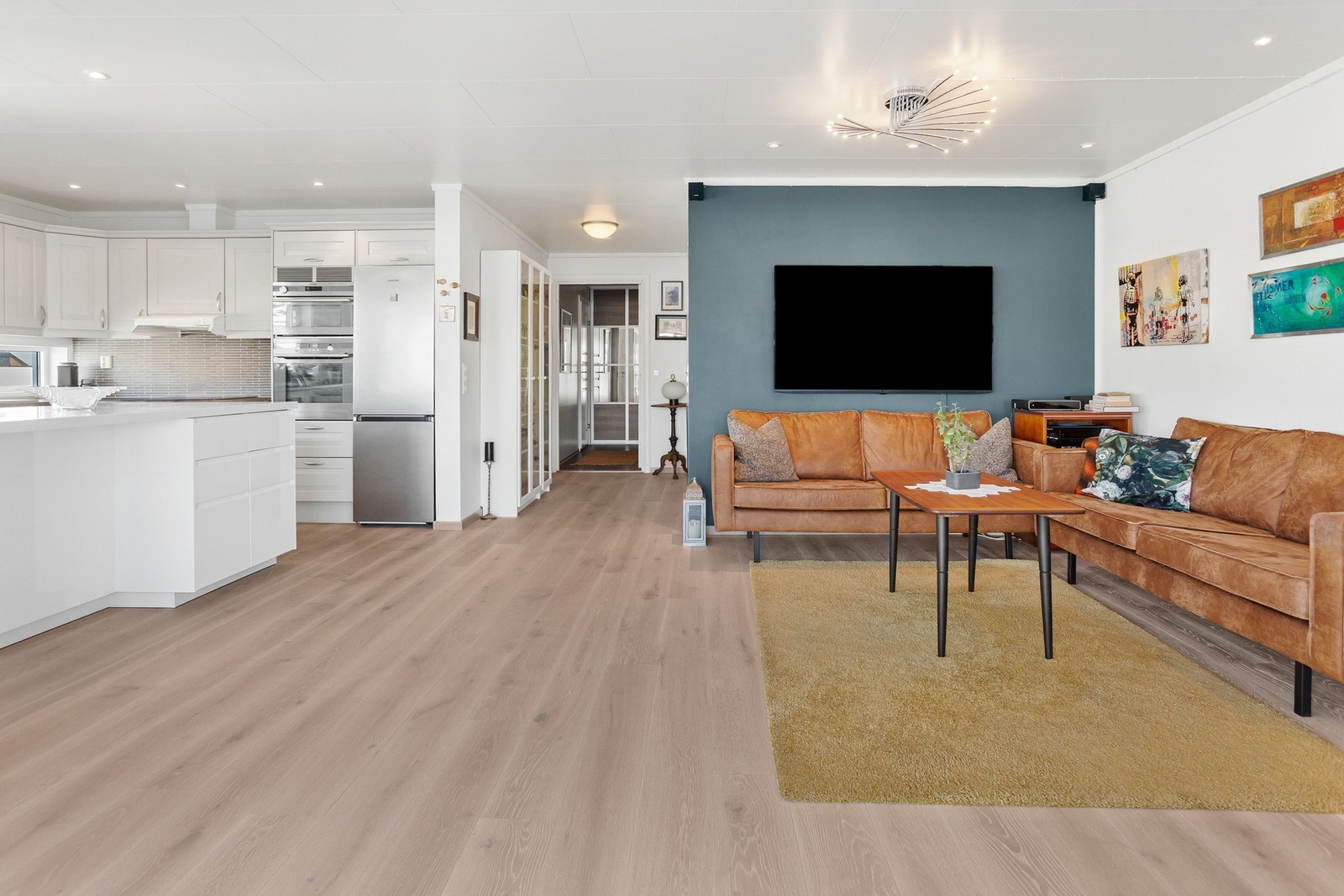 Stuen har god plass til møblering. Galleribilde