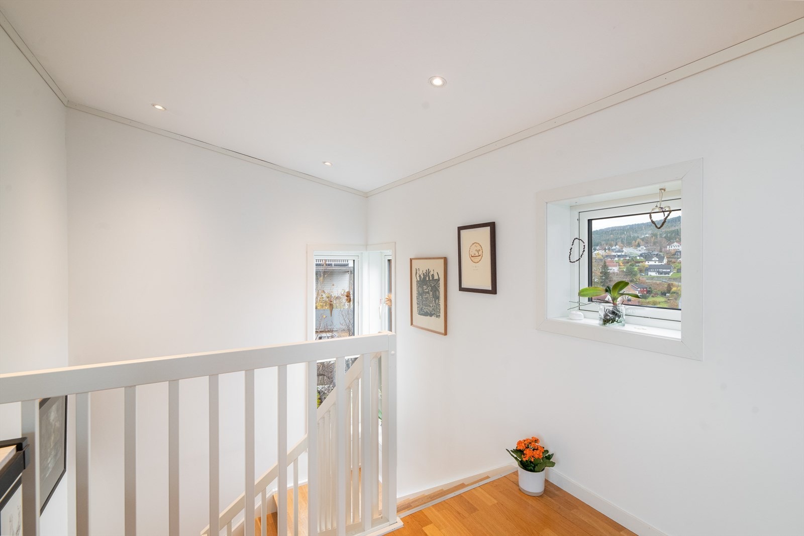 Lys og delikat trappegang 2.etg Galleribilde