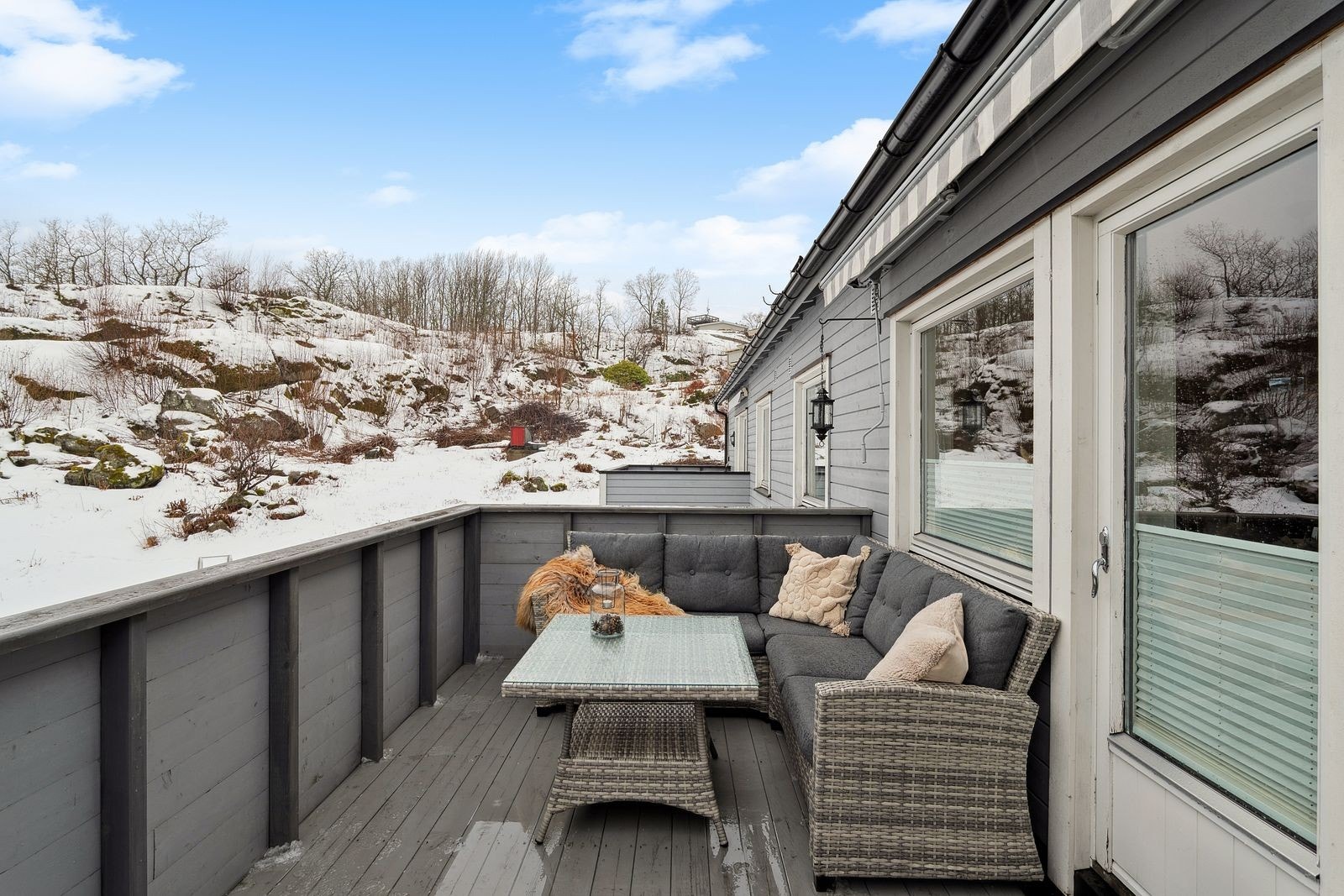 Med en sydvendt beliggenhet har man fine solforhold fra formiddag til kveld på sommerstid. Galleribilde