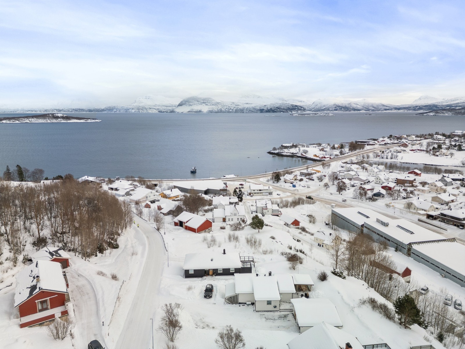 Dagligvarebutikk og treningssenter er kun få hundre meter unna Galleribilde