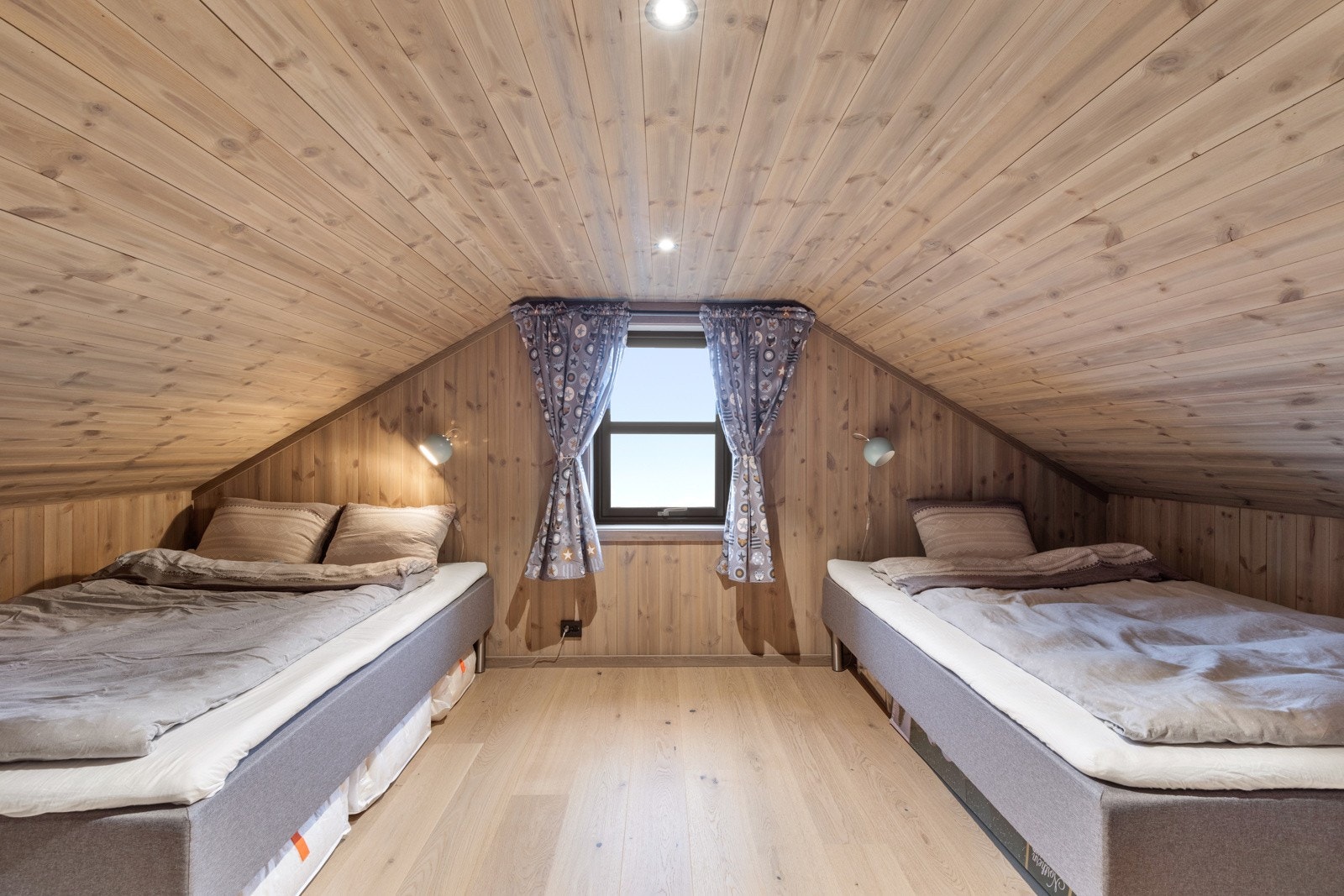 Rom innredet på hems Galleribilde