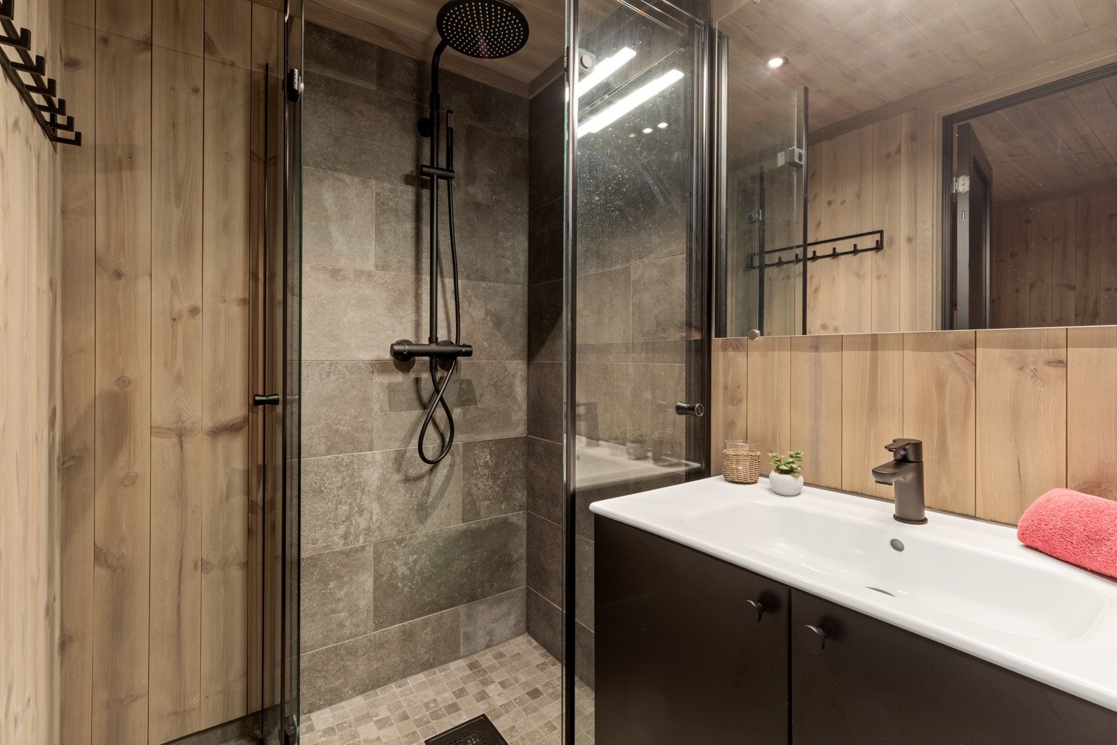 Bad ved inngangsparti. Galleribilde