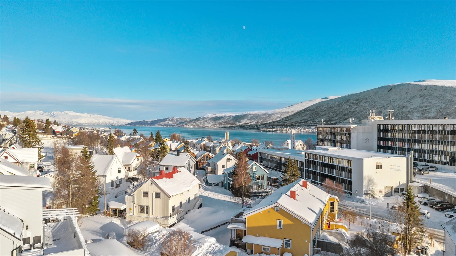 Velkommen til Rambergan og øvre del av sentrum av Tromsø - Presentert av Eiendomsmegler Christoffer Ryan hos Hjem Eiendomsmegling Galleribilde