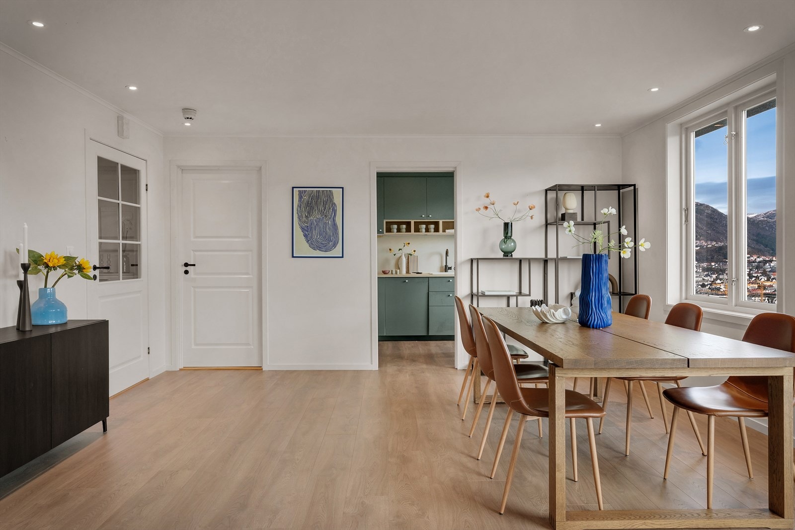 Vi beveger oss inn på kjøkkenet Galleribilde