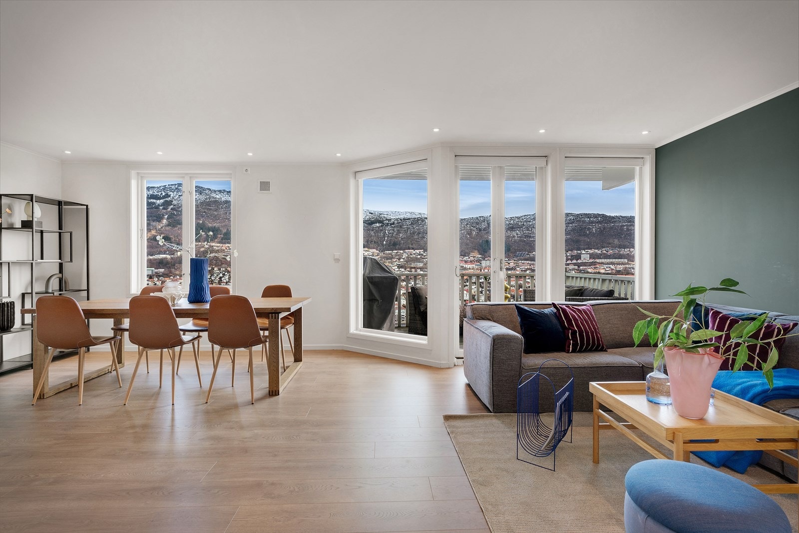 Stuen er på hele 29,7 m² Galleribilde