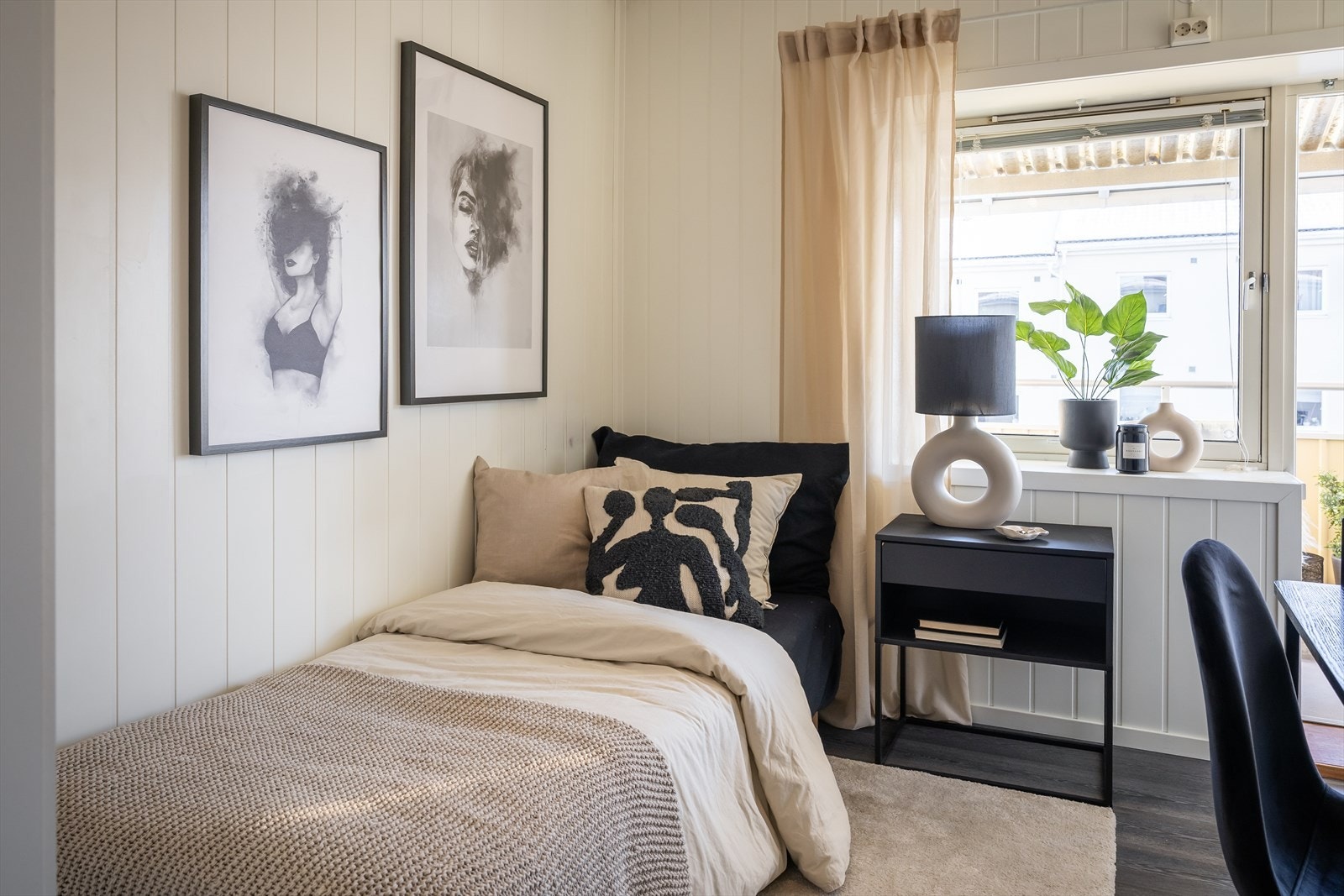 Soverommet er på 7,7 m² og har god plass til ønsket sengestørrelse med tilhørende møblement. Galleribilde